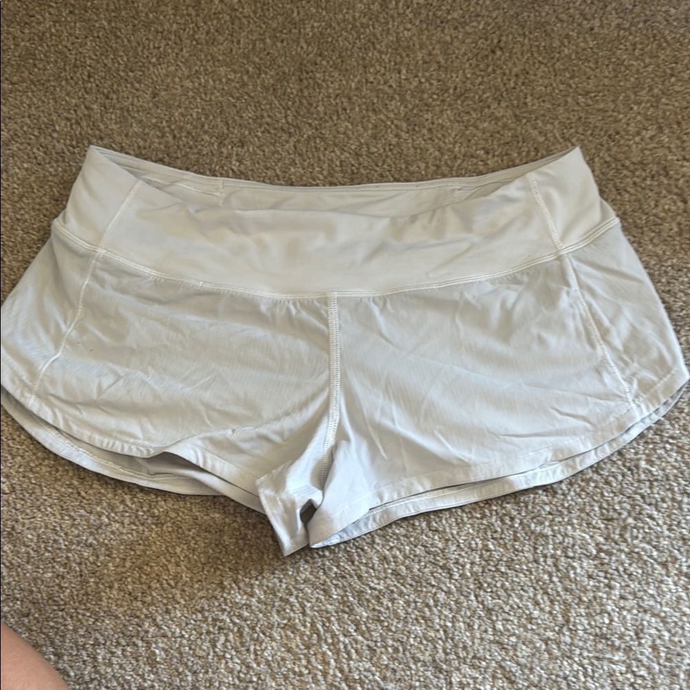Women's white speed up lululemon Shorts